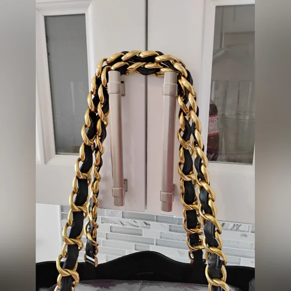 CHANEL Large CC Vintage Chain Tote w/GHW - Picture 5 of 15